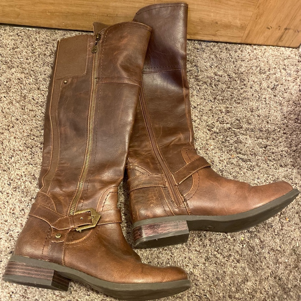 Brown GUESS boots, size 7.5